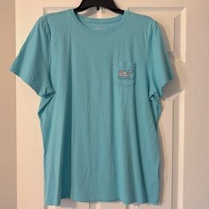 Woman’s vineyard vine tee